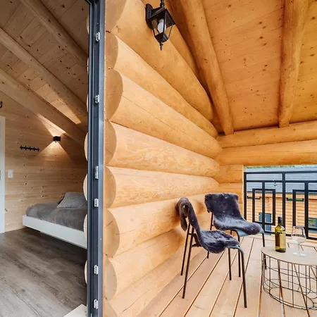 Clofers Leisure شاليه ينغ